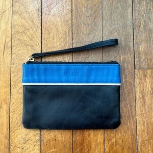 Hare + Hart Black Blue Leather Zip Wristlet Wallet Clutch Purse Size Small‎
